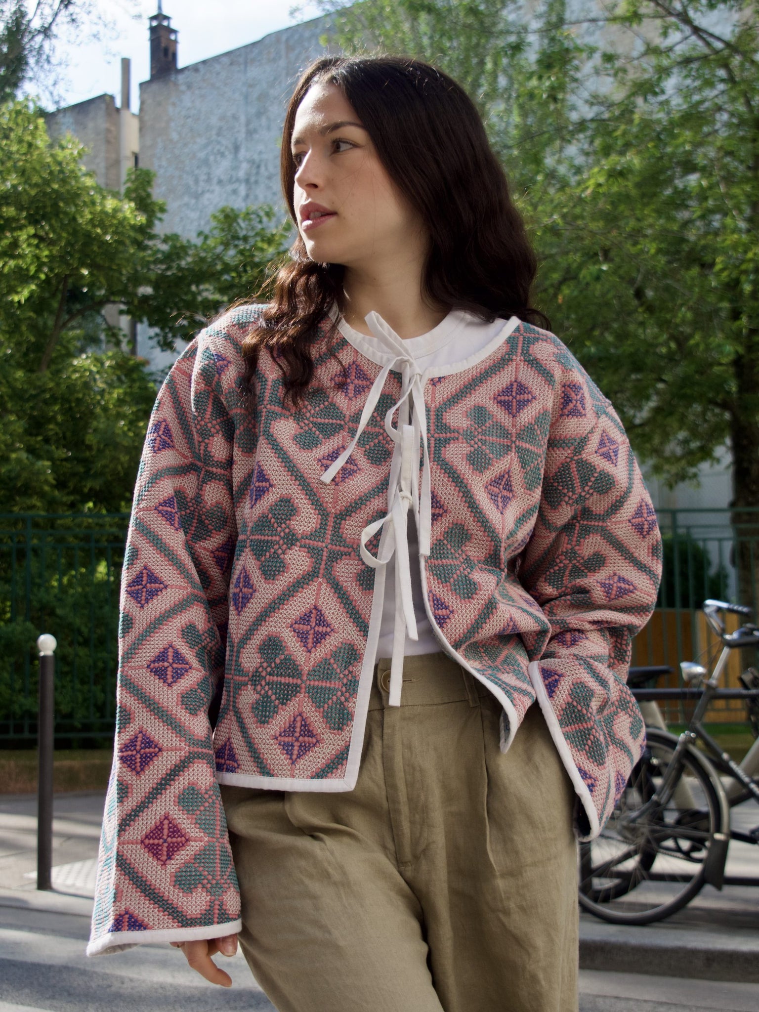 Veste cerise kantha à motifs