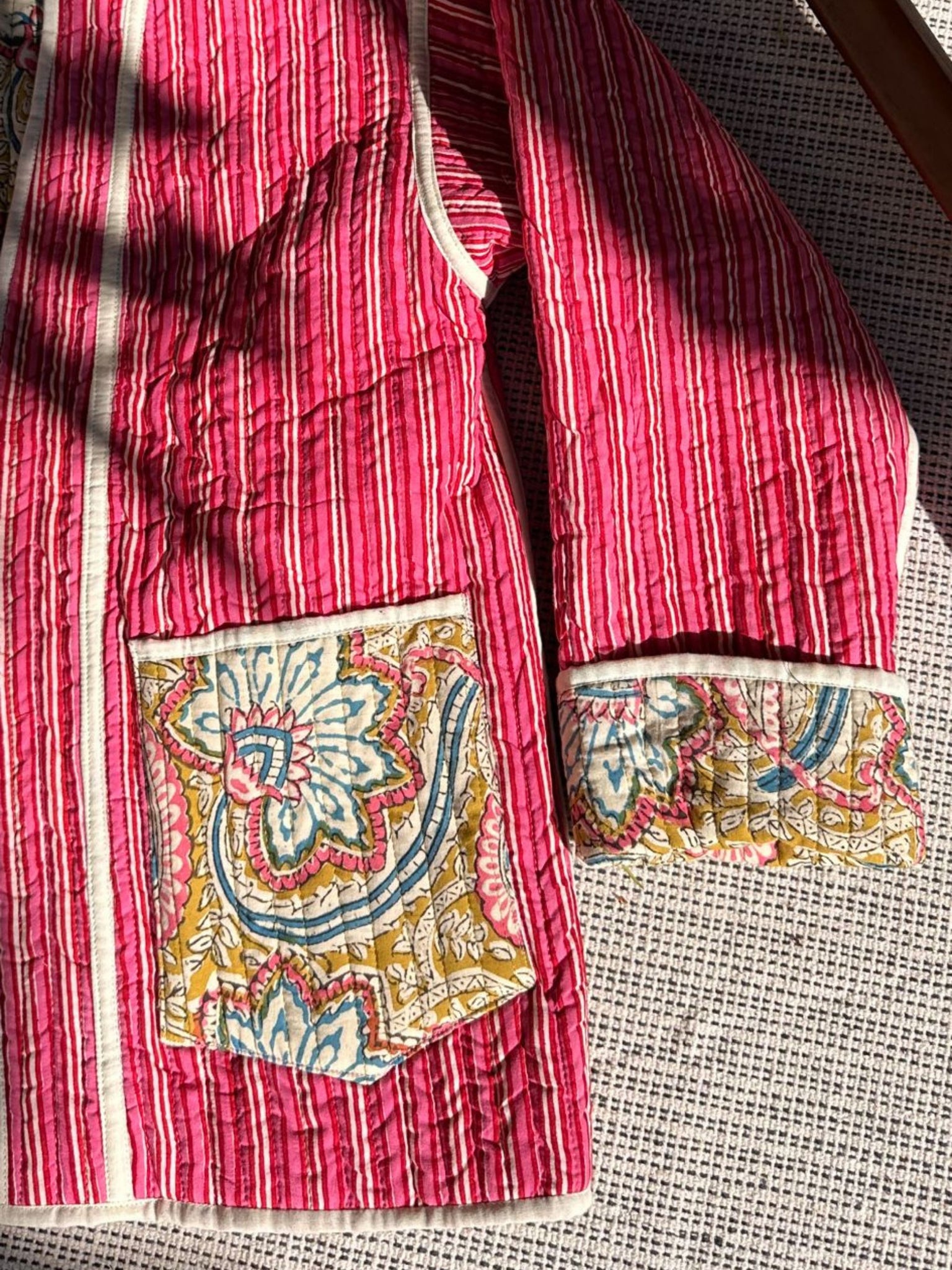 Veste Tabata rose à motifs